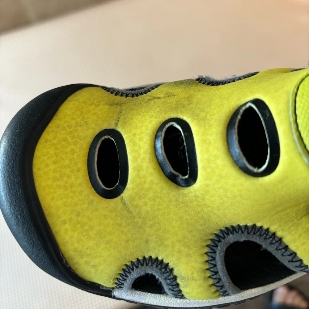 KEEN STINGRAY Water Sandals Shoes Big Kids‎ Size 2